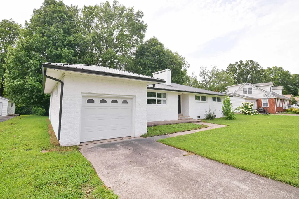 213 Fairlane Drive Mayfield KY 42066