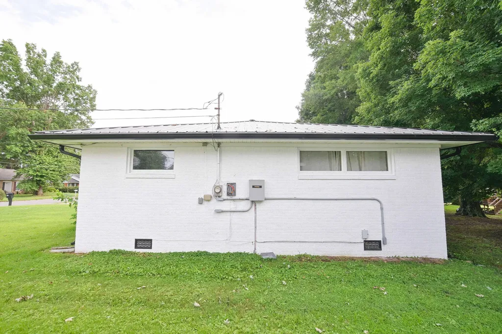 213 Fairlane Drive Mayfield KY 42066