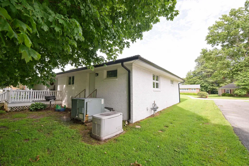 213 Fairlane Drive Mayfield KY 42066