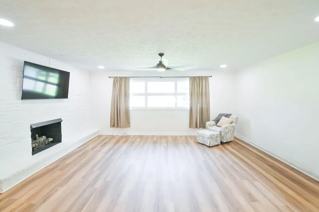 213 Fairlane Drive Mayfield KY 42066