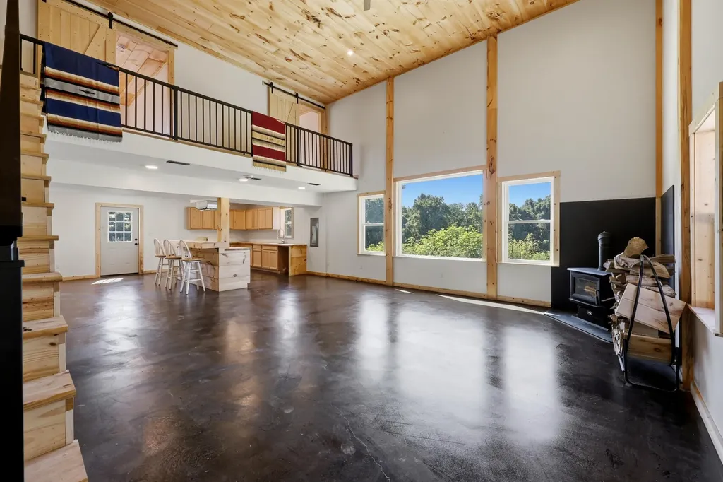 1846 Cream Ridge Road Junction City KY 40440