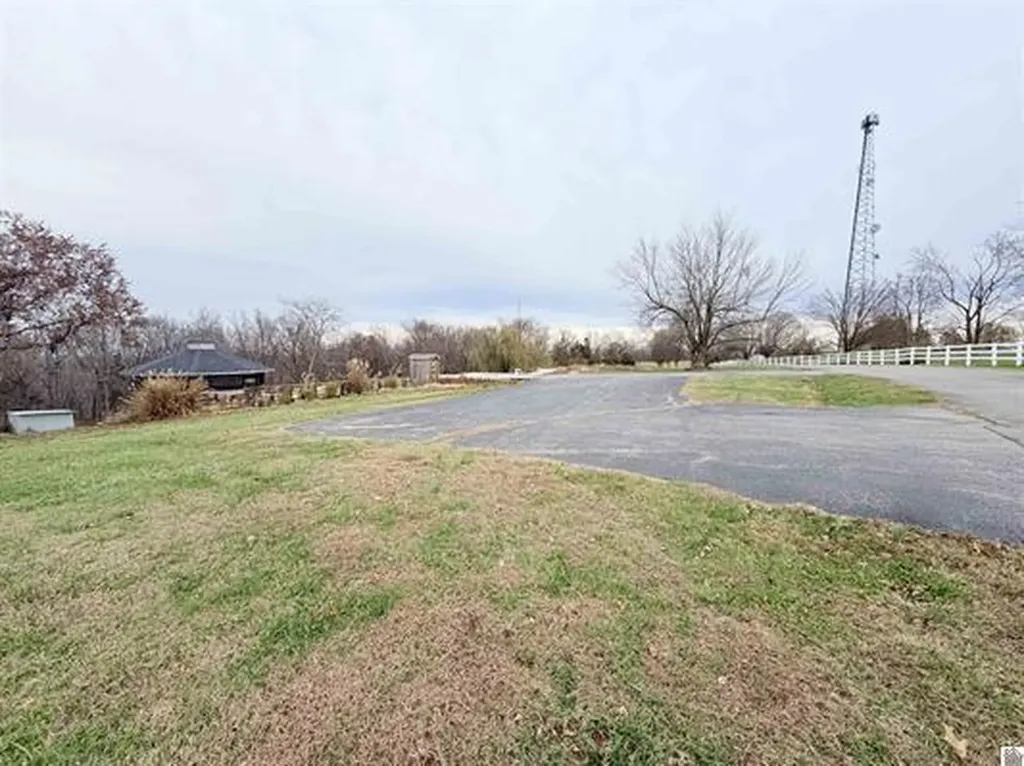109 Briarwood Drive Marion KY 42064