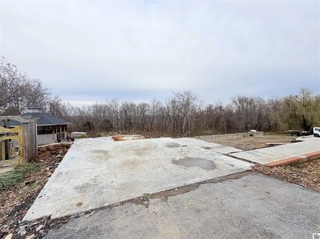 109 Briarwood Drive Marion KY 42064