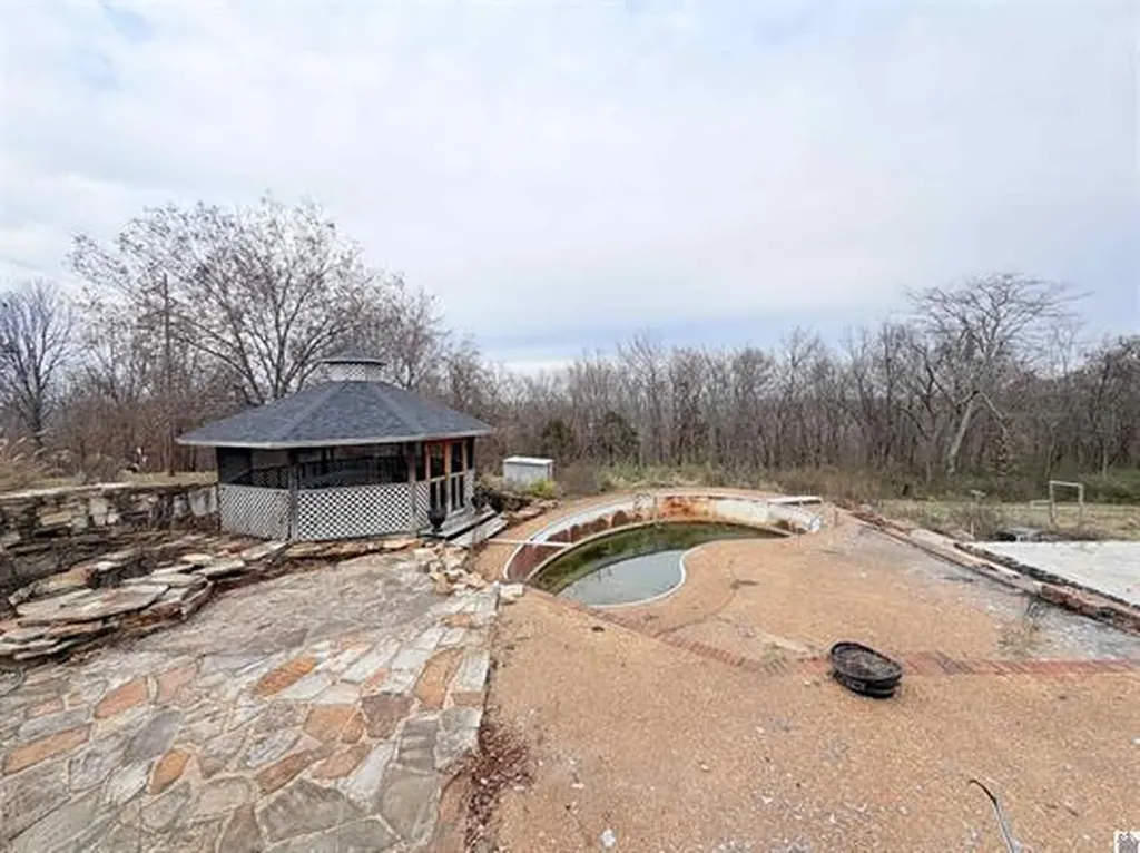 109 Briarwood Drive Marion KY 42064