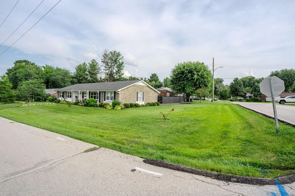 237 Hawthorne Drive Frankfort KY 40601