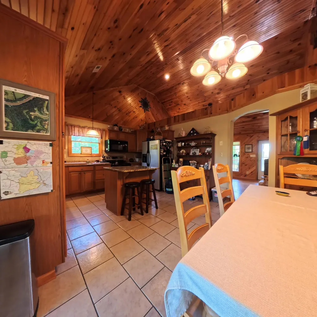 975 Red River Road Irvine KY 40336