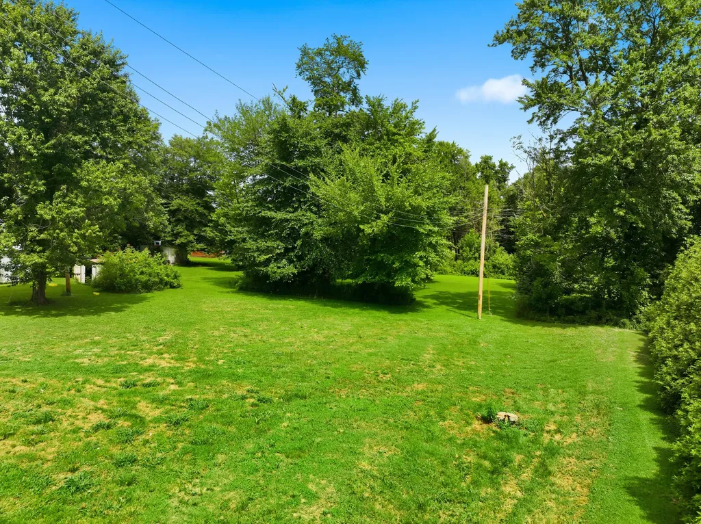 10706 U.s. 127 Dunnville KY 42528