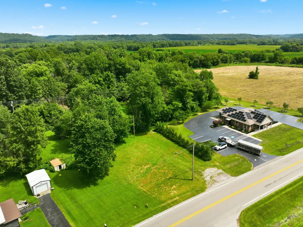 10706 U.s. 127 Dunnville KY 42528