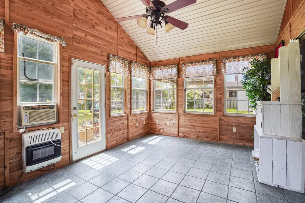 393 Summer Hill Drive Somerset KY 42503