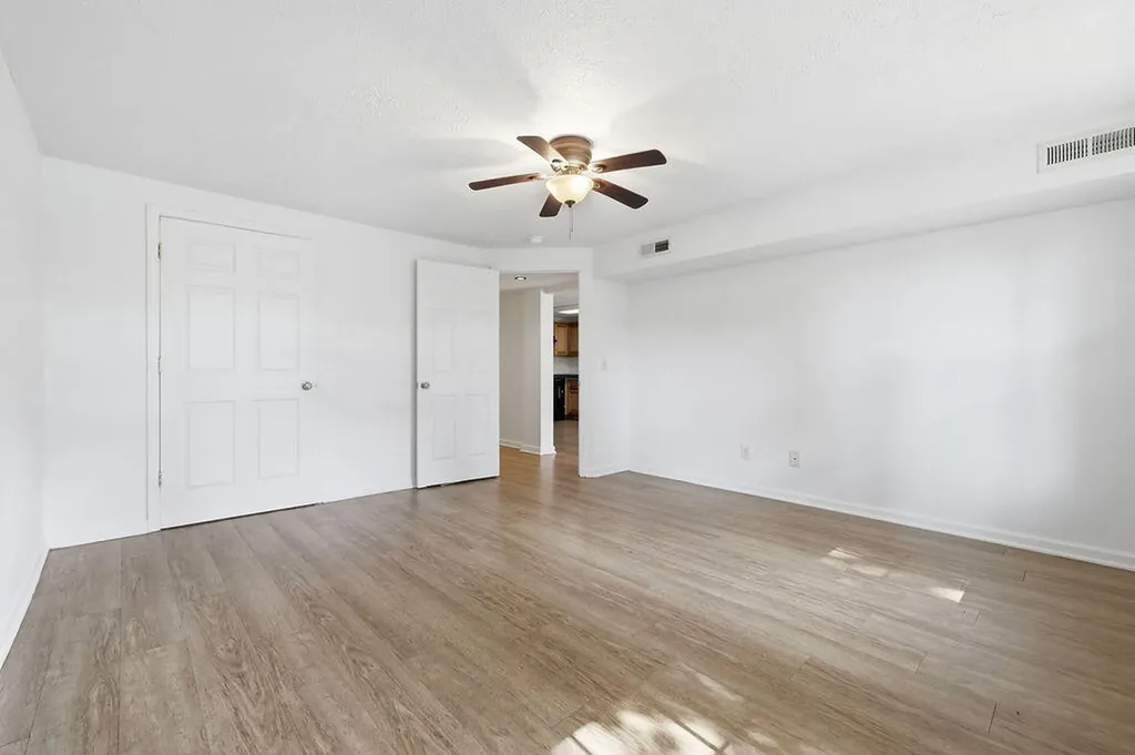 1326 Diuguid Drive Murray KY 42071