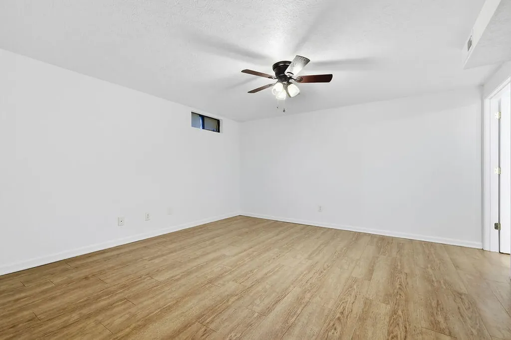 1326 Diuguid Drive Murray KY 42071