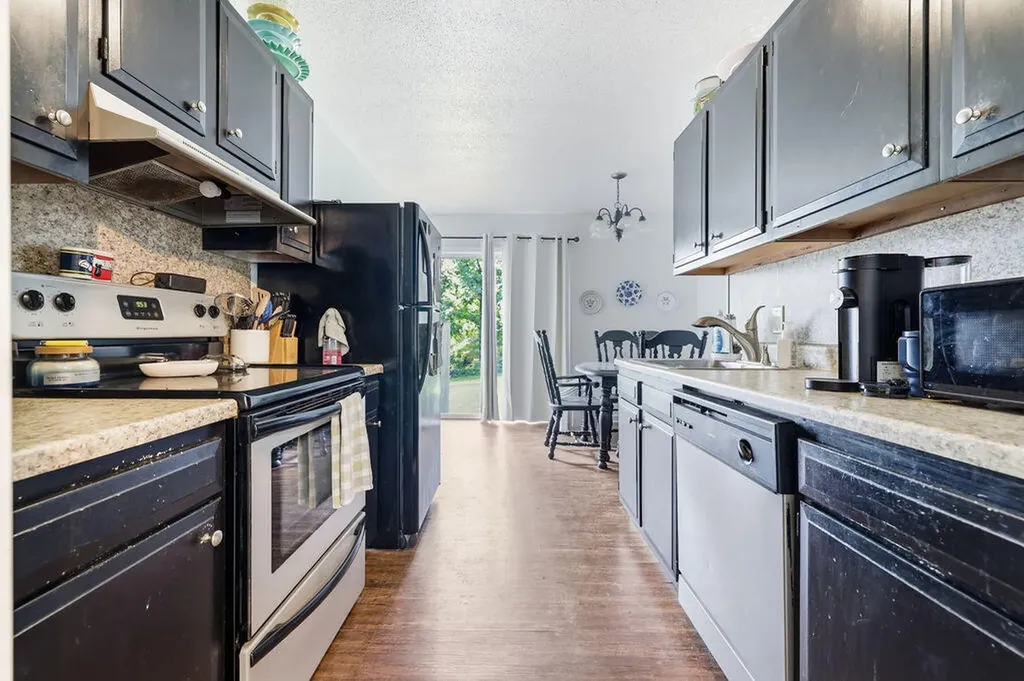 1326 Diuguid Drive Murray KY 42071