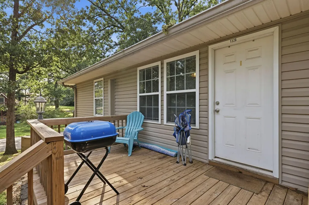 1326 Diuguid Drive Murray KY 42071