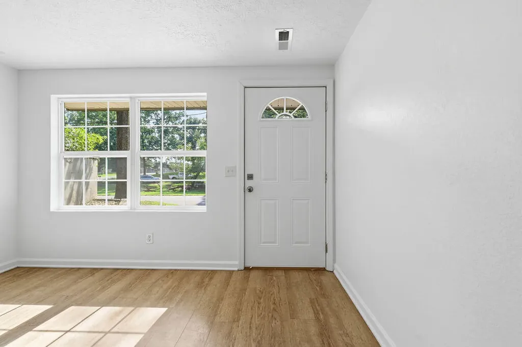 1326 Diuguid Drive Murray KY 42071