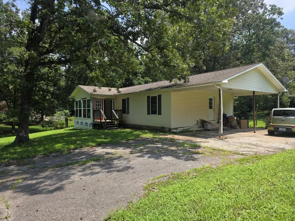 120 Pinecreek Lane Murray KY 42071
