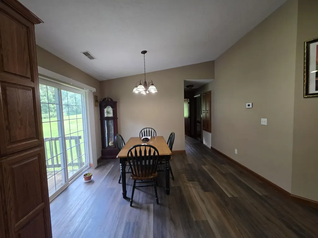 120 Pinecreek Lane Murray KY 42071