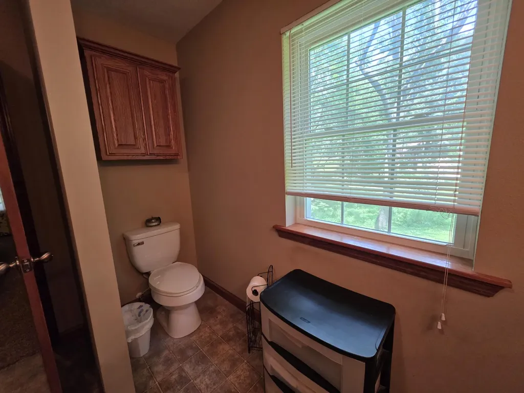 120 Pinecreek Lane Murray KY 42071