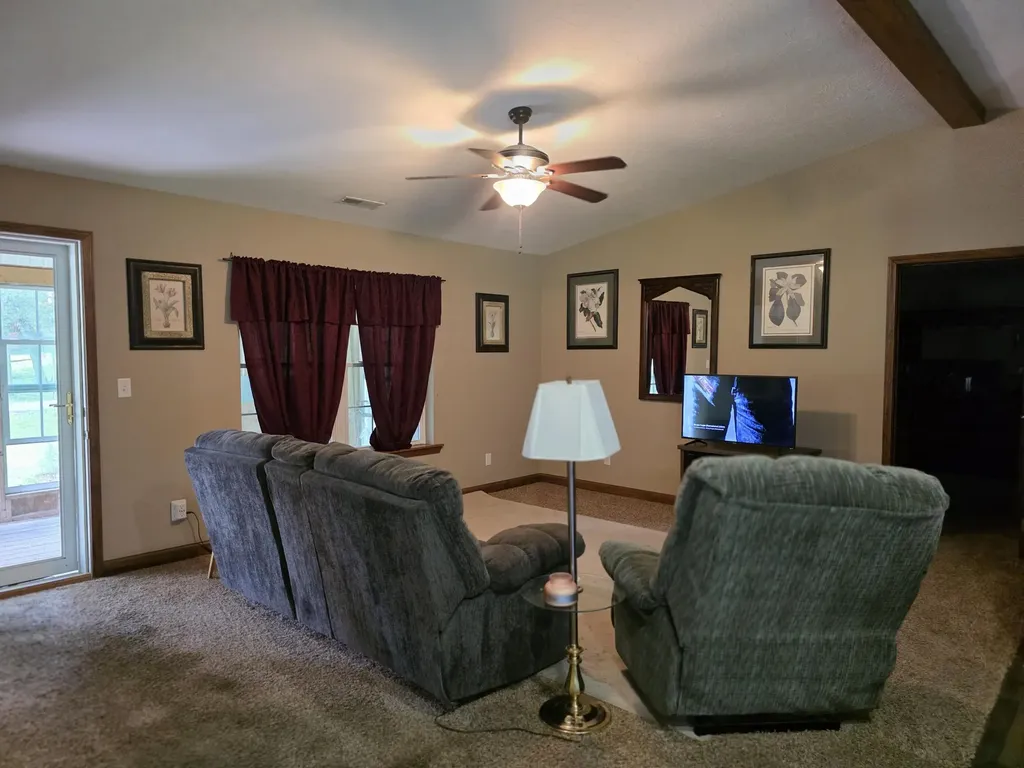 120 Pinecreek Lane Murray KY 42071