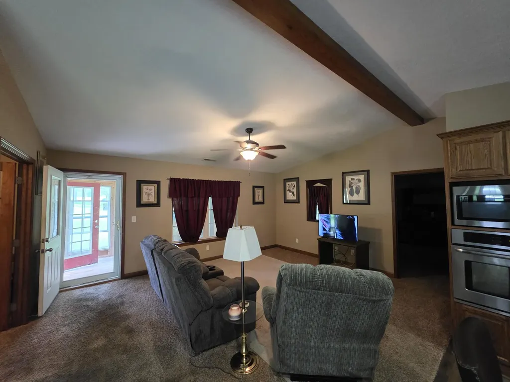 120 Pinecreek Lane Murray KY 42071
