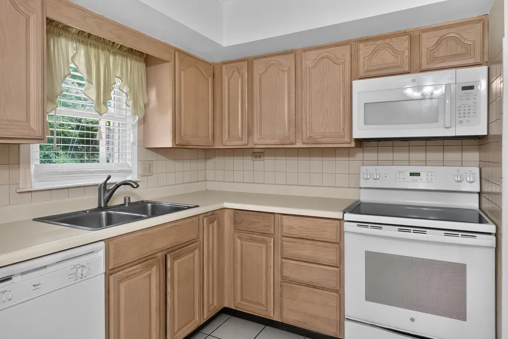 1041 Camellia Drive Lexington KY 40504