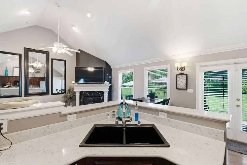1080 Bay Colony Drive Richmond KY 40475