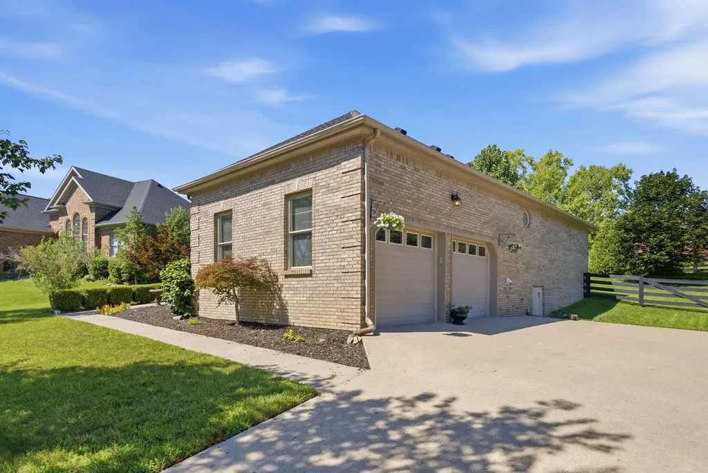 1080 Bay Colony Drive Richmond KY 40475