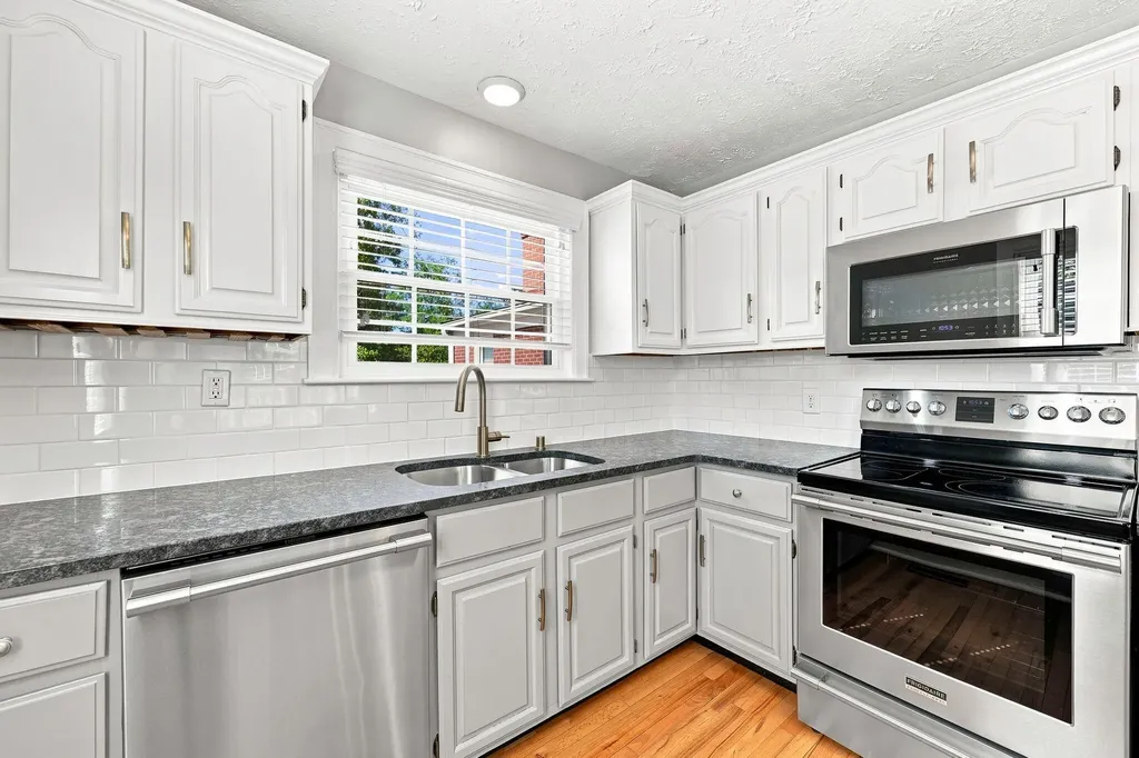 624 Blue Ash Drive Lexington KY 40503