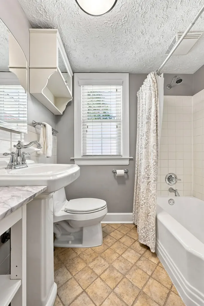 624 Blue Ash Drive Lexington KY 40503