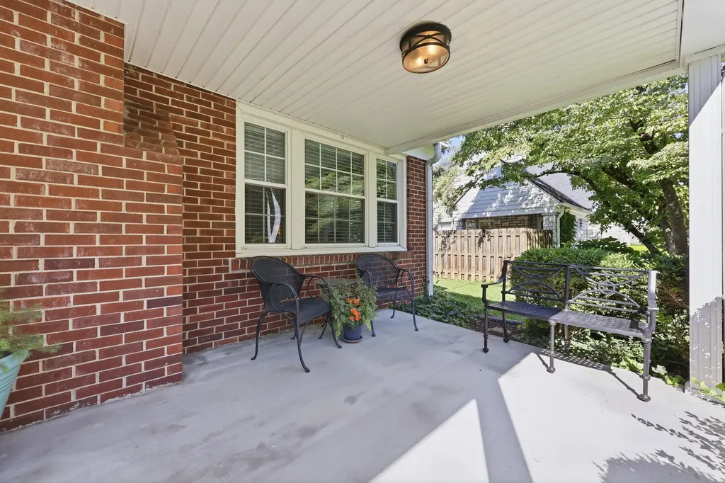 624 Blue Ash Drive Lexington KY 40503