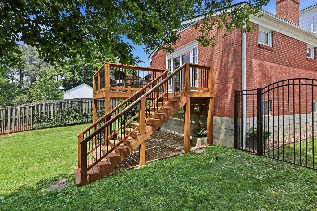 624 Blue Ash Drive Lexington KY 40503