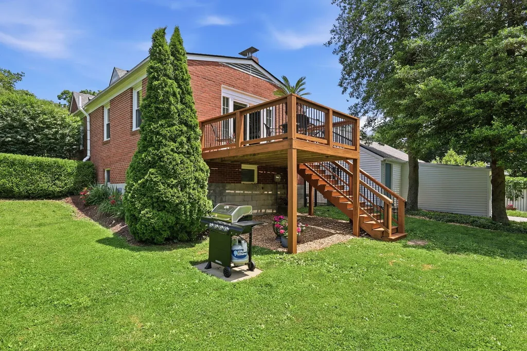 624 Blue Ash Drive Lexington KY 40503