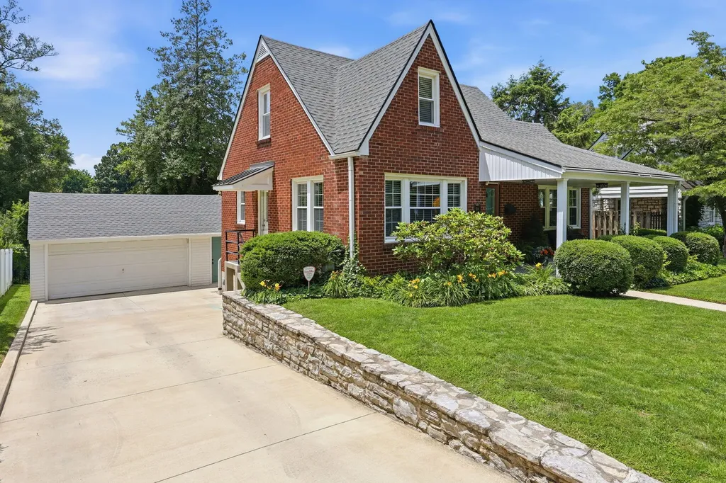 624 Blue Ash Drive Lexington KY 40503