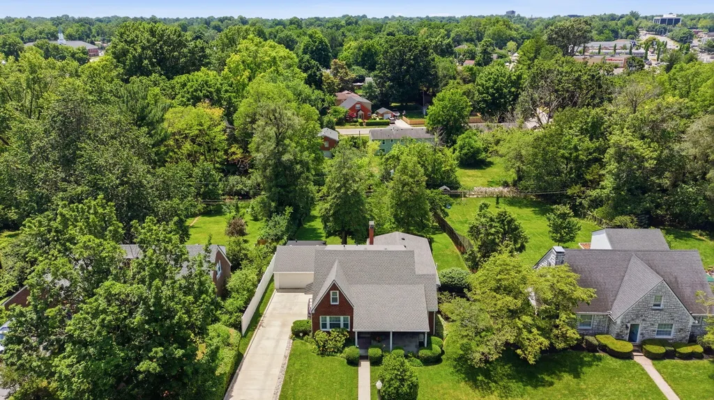 624 Blue Ash Drive Lexington KY 40503