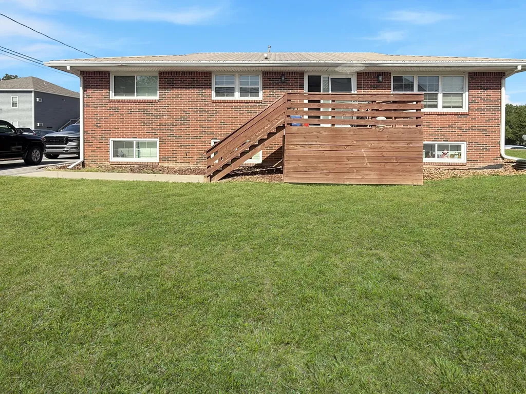 1611 Olive Street Murray KY 42071