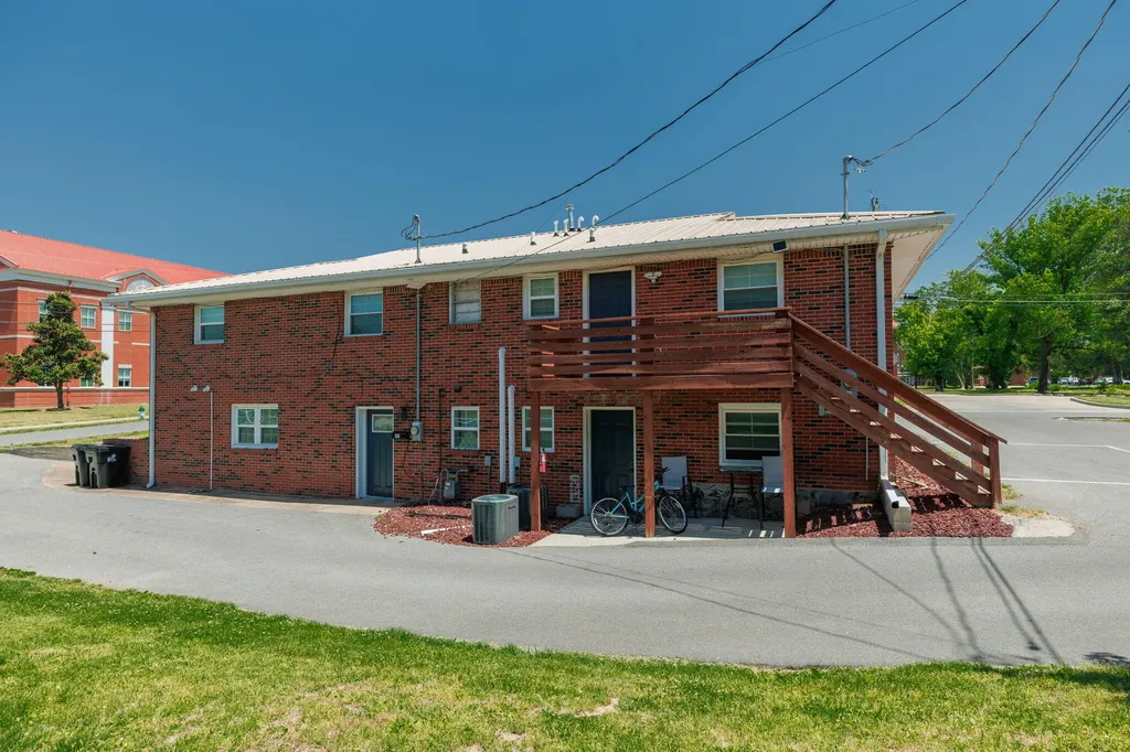 1611 Olive Street Murray KY 42071