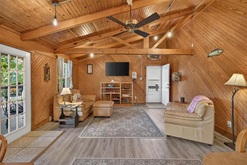 1724 Paradise Camp Road Harrodsburg KY 40330