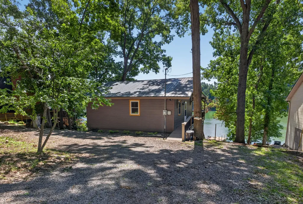 1724 Paradise Camp Road Harrodsburg KY 40330