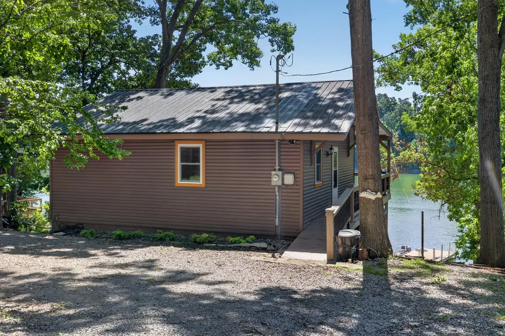 1724 Paradise Camp Road Harrodsburg KY 40330