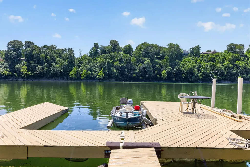 1724 Paradise Camp Road Harrodsburg KY 40330