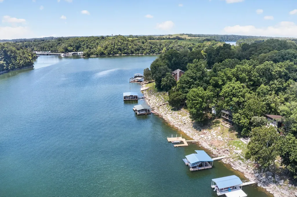 1724 Paradise Camp Road Harrodsburg KY 40330