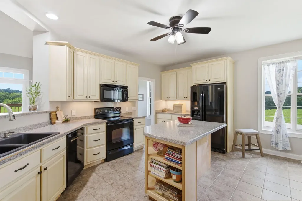 133 Levee Lane Hodgenville KY 42748
