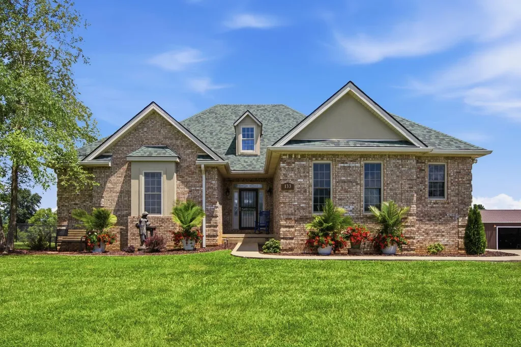133 Levee Lane Hodgenville KY 42748