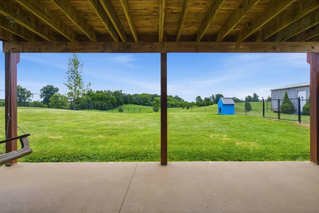 133 Levee Lane Hodgenville KY 42748