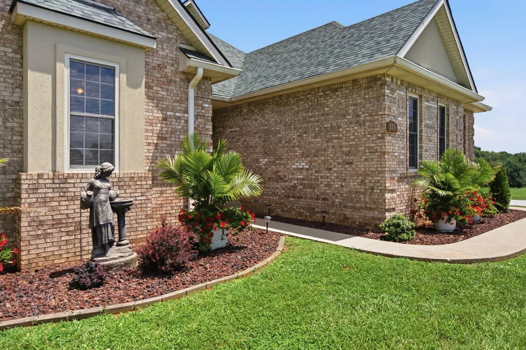 133 Levee Lane Hodgenville KY 42748