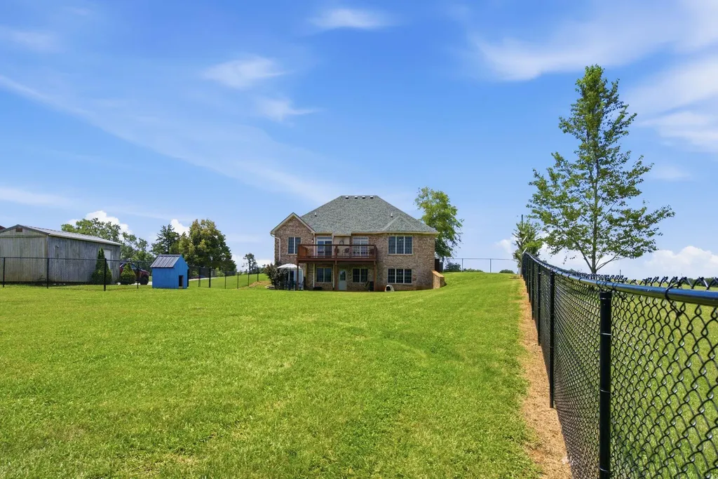 133 Levee Lane Hodgenville KY 42748