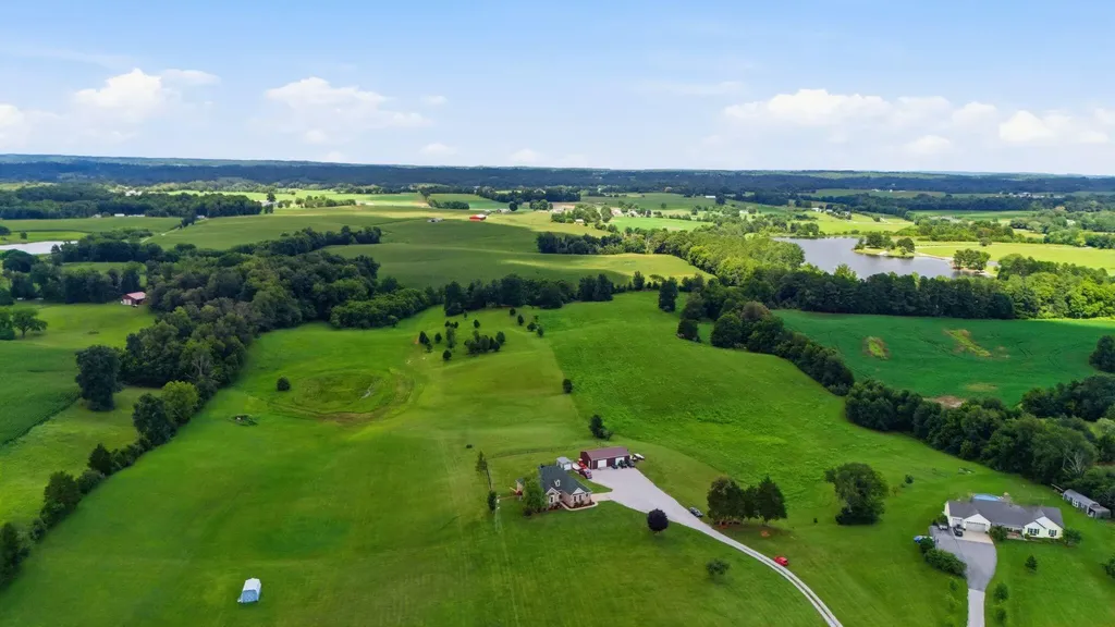 133 Levee Lane Hodgenville KY 42748