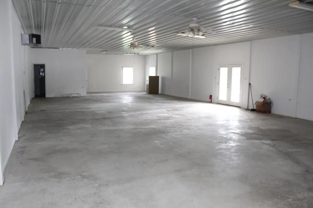 1851 U.s. 641 Benton KY 42025