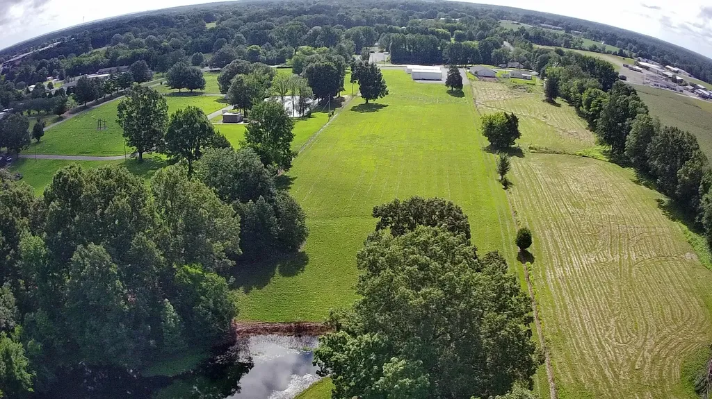1851 U.s. 641 Benton KY 42025