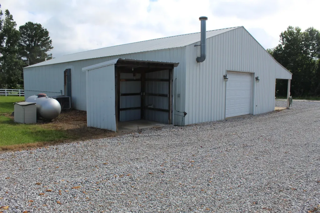 1851 U.s. 641 Benton KY 42025