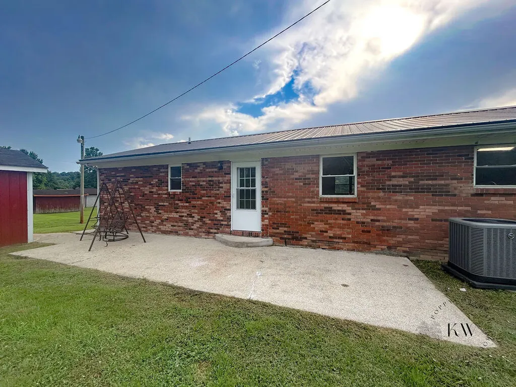 4621 Liberty Road West Liberty KY 41472